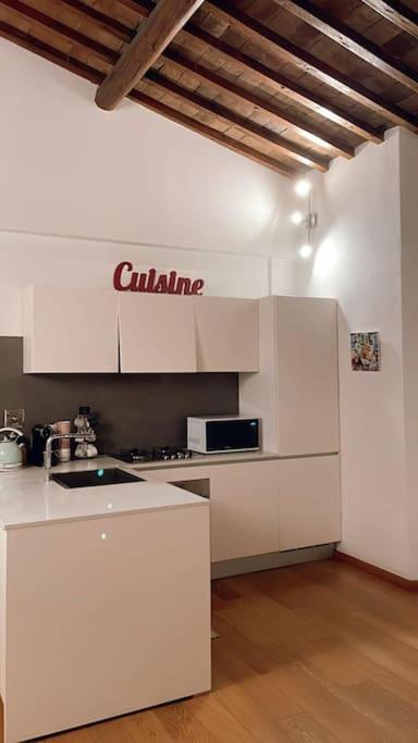 Romantic In Apartment Florence